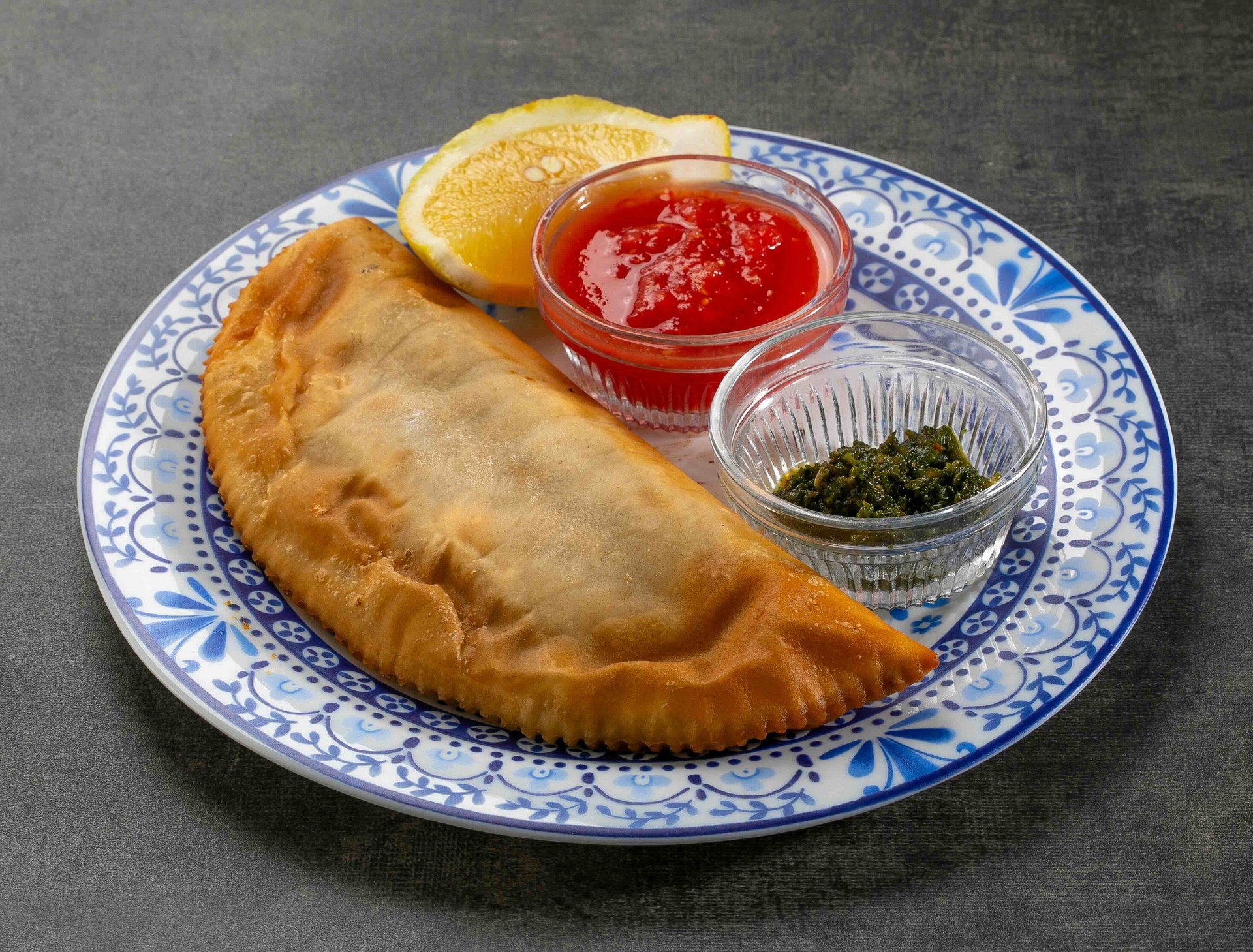 צ'יבורקי מאפה בוכרי במילוי בשר כבש